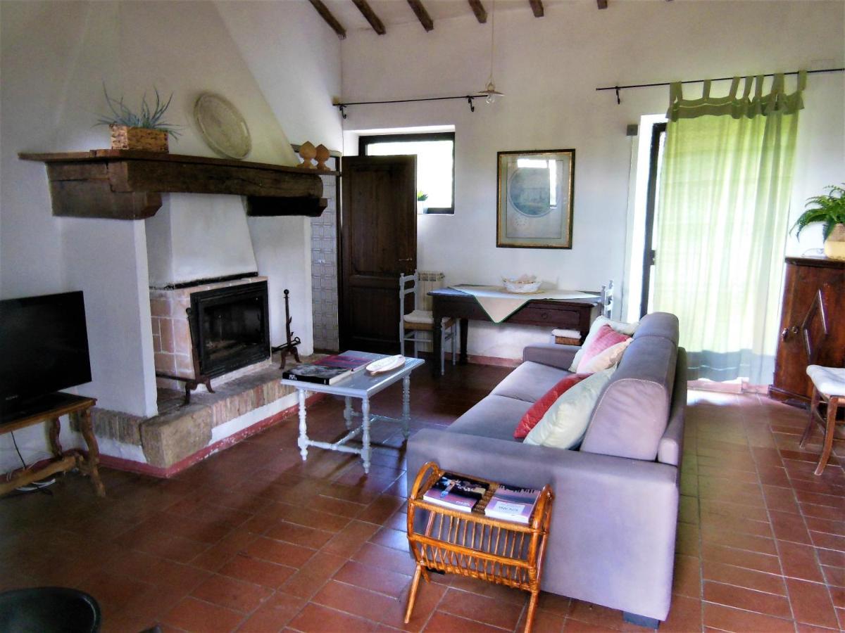 La Fontaiola Villa Le Piazze Luaran gambar