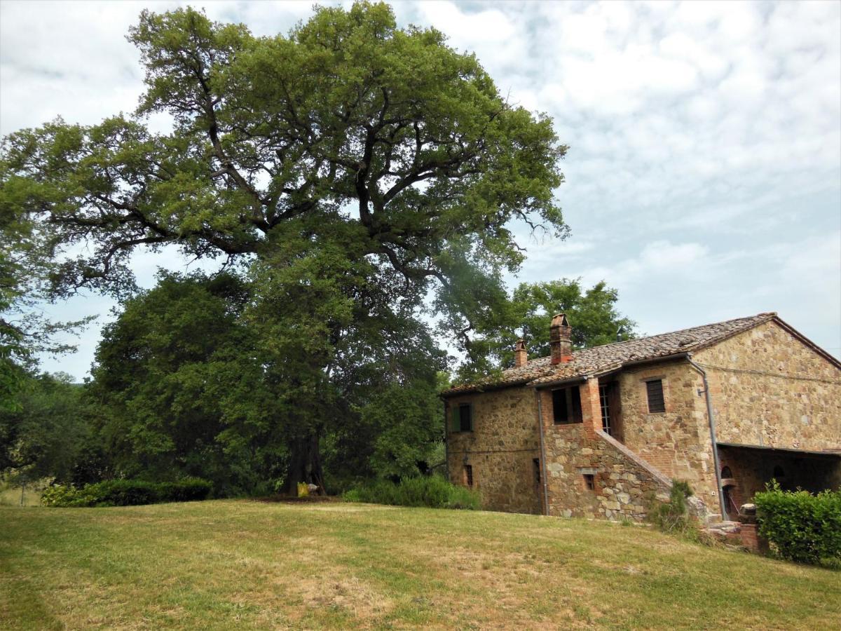 La Fontaiola Villa Le Piazze Luaran gambar