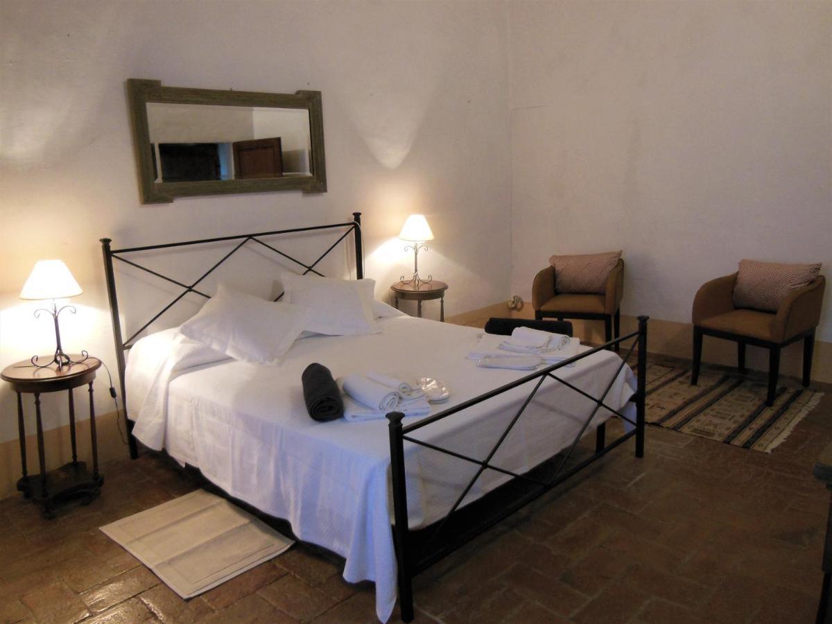 La Fontaiola Villa Le Piazze Luaran gambar
