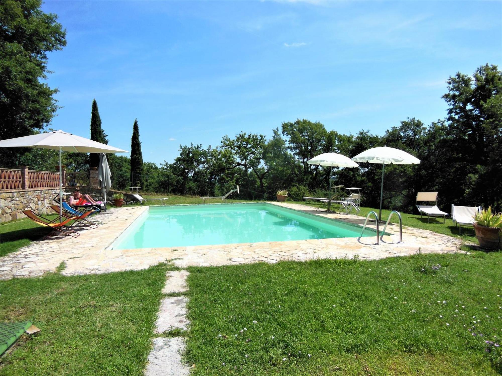 La Fontaiola Villa Le Piazze Luaran gambar